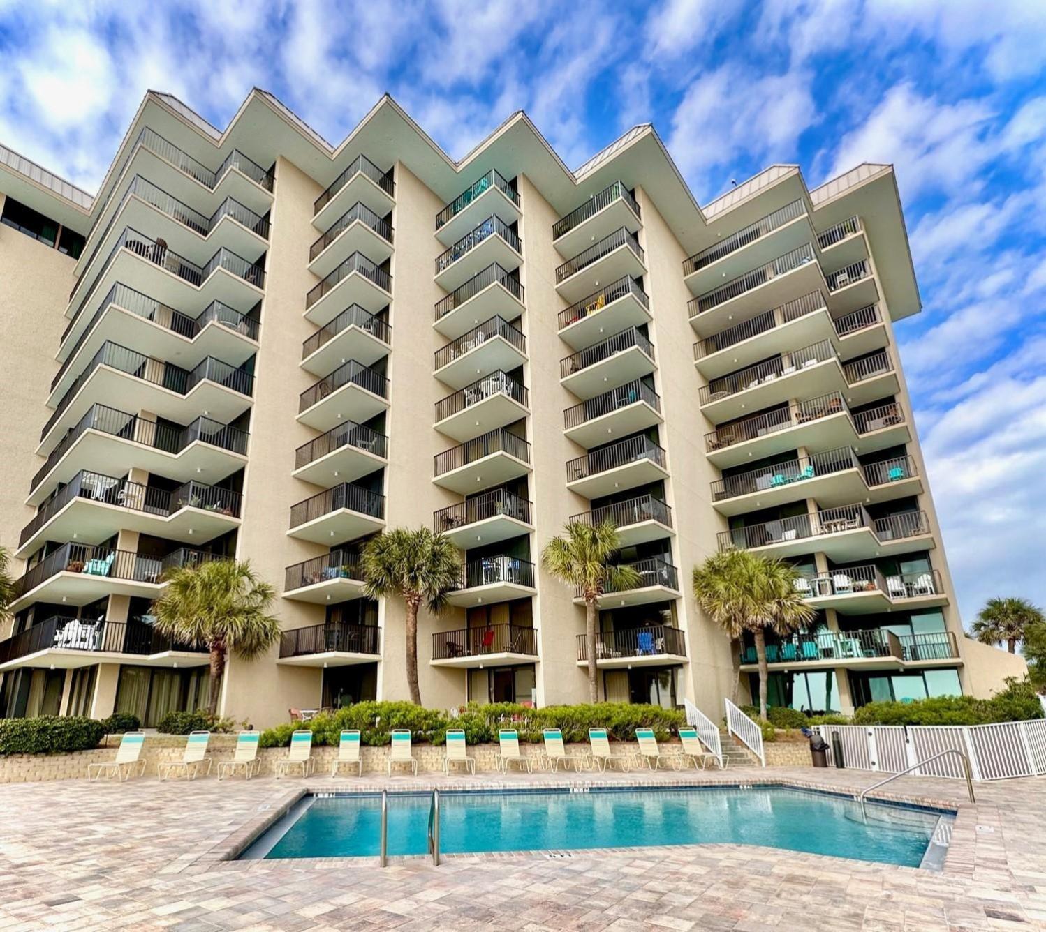 Pelican Walk 301